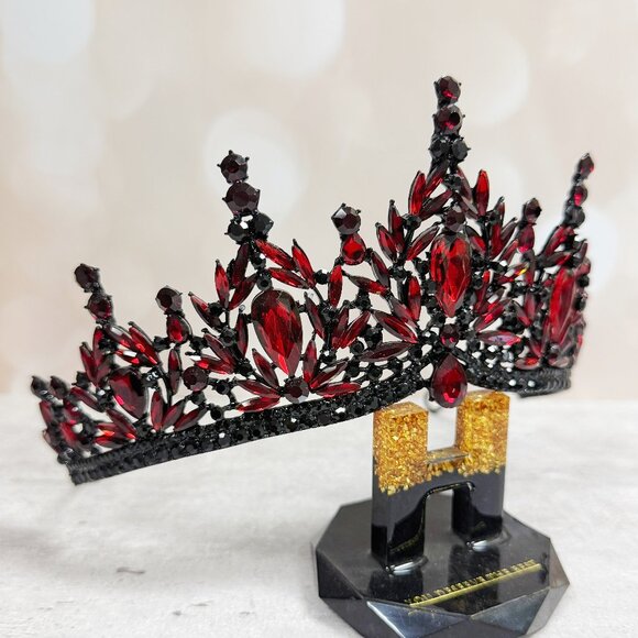 Red Crystal Tiara, Gothic Wedding Headpiece, Dark Queen Tiara, Cosplay Costume - Picture 4 of 8